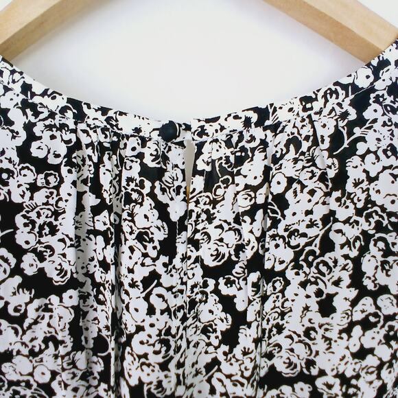 Everlane SZ S The Gathered Neck Top Bone/Black Mini Floral NWT - Picture 5 of 6